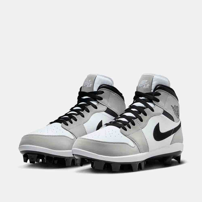 Front view of the Jordan 1 Retro MCS Baseball Cleats.