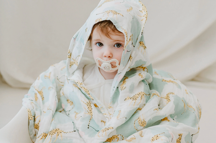 9-Layer Hooded Baby Bath Towel (Organic Cotton) - Cheetah Party