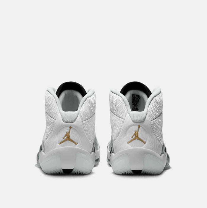 Rear view of Men's Air Jordan XXXVIII FIBA.