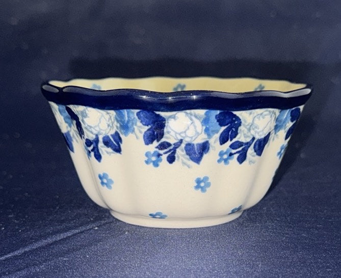 Ceramika Artystyczna Blue Cherry Small Ruffled Bowl - Shape: 916 - Pattern: Blue Cherry (2222)