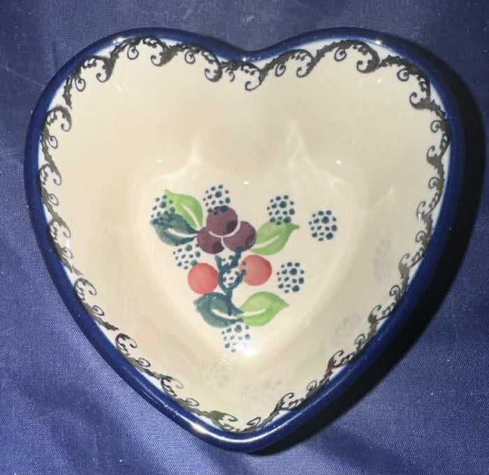 Ceramika Artystyczna Burgundy Berry Heart Dish - Shape: A45 - Pattern: Burgundy Berry (1415)