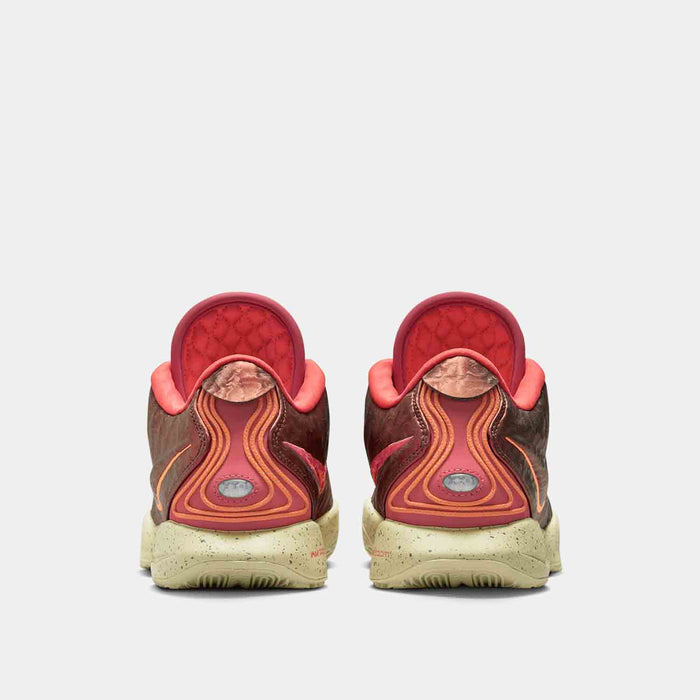 Rear view of Men's Nike LeBron XXI.