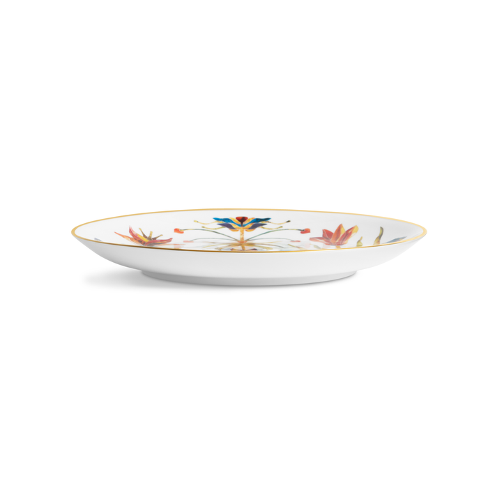 Decorative plate with floral patterns